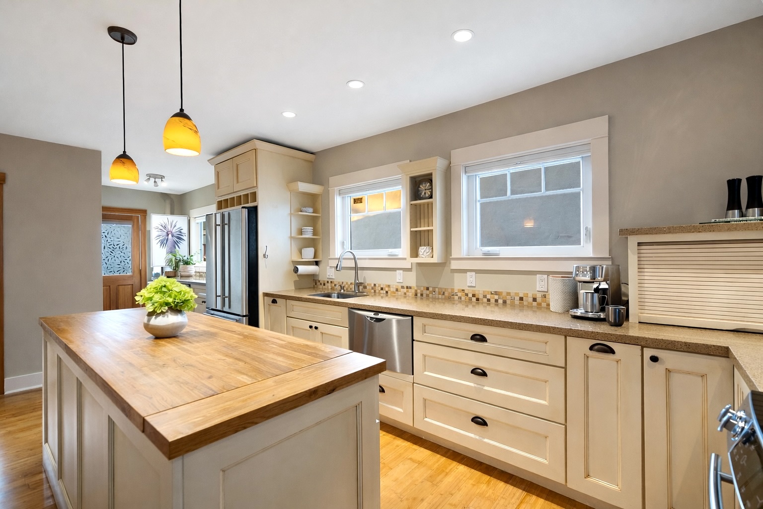 Chef's kitchen — butcher block island